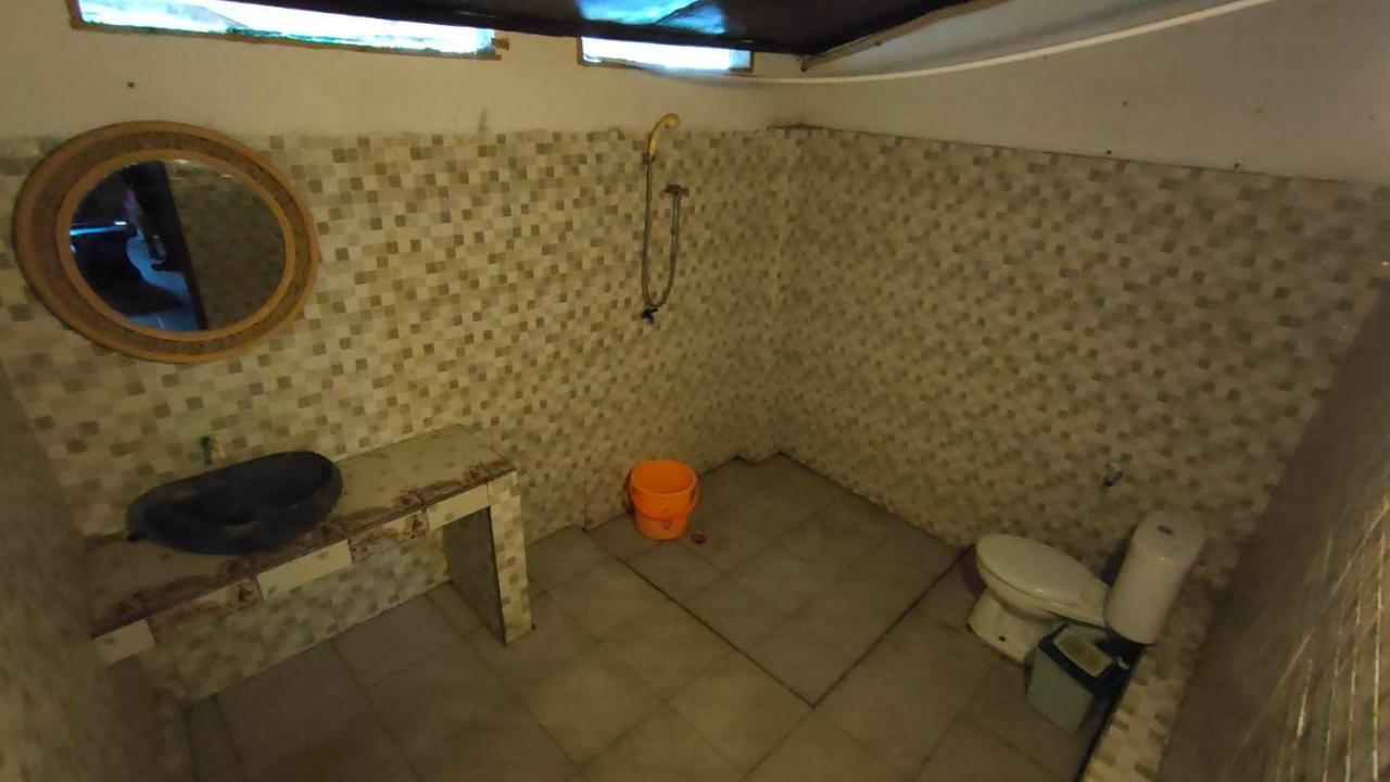 Dua Nina 2 Guesthouse Gili Trawangan Extérieur photo