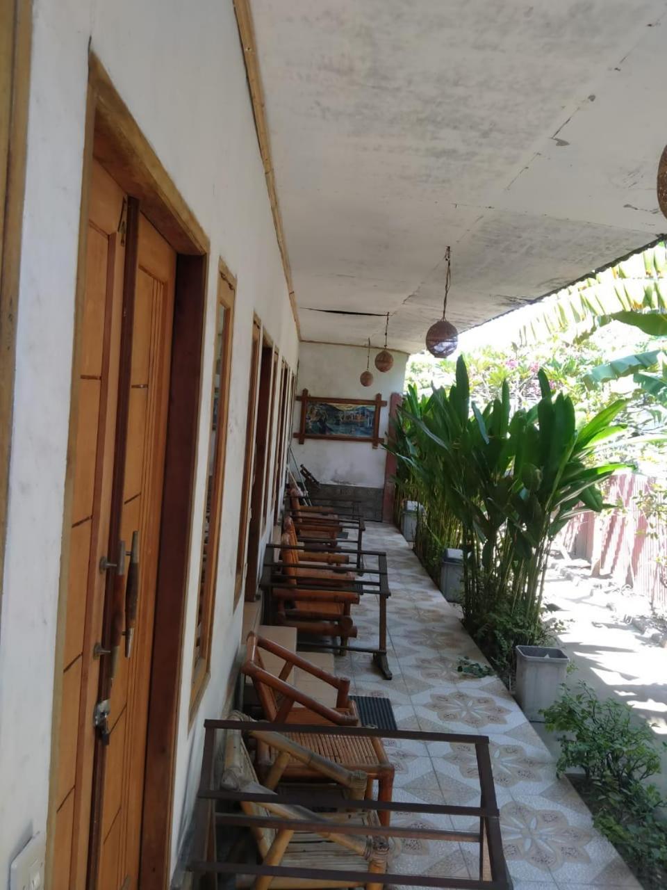 Dua Nina 2 Guesthouse Gili Trawangan Extérieur photo